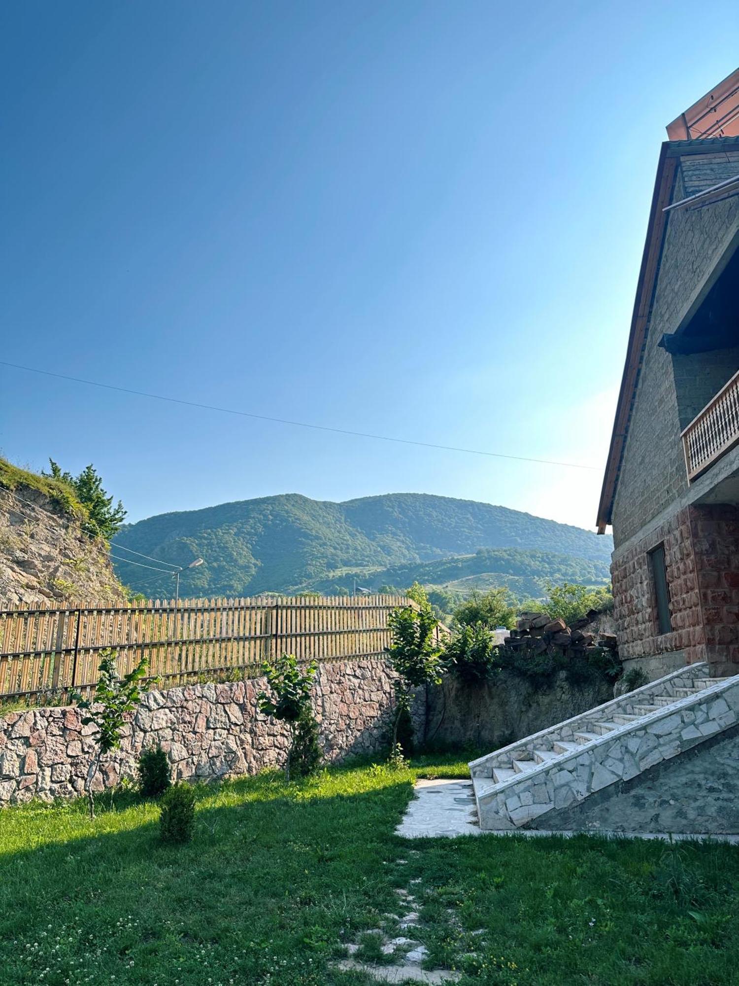 Hovek Guest House Dilijan Exterior foto